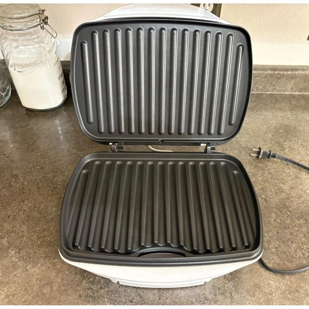 Sunbeam WM2686 Indoor Contact Grill Nonstick w Drip Pan Works .